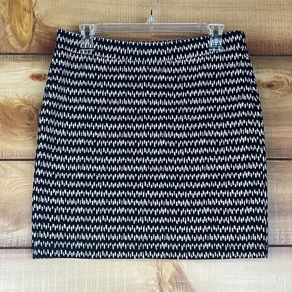LOFT Dresses & Skirts - Ann‎ Taylor Loft Skirt Medium Knit Pull On Stretch Striped Black White Career